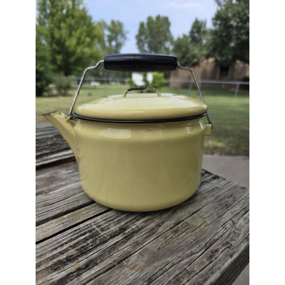 Vintage yellow enamel teapot With Lid Enamelware Bail Handle - Picture 2 of 16